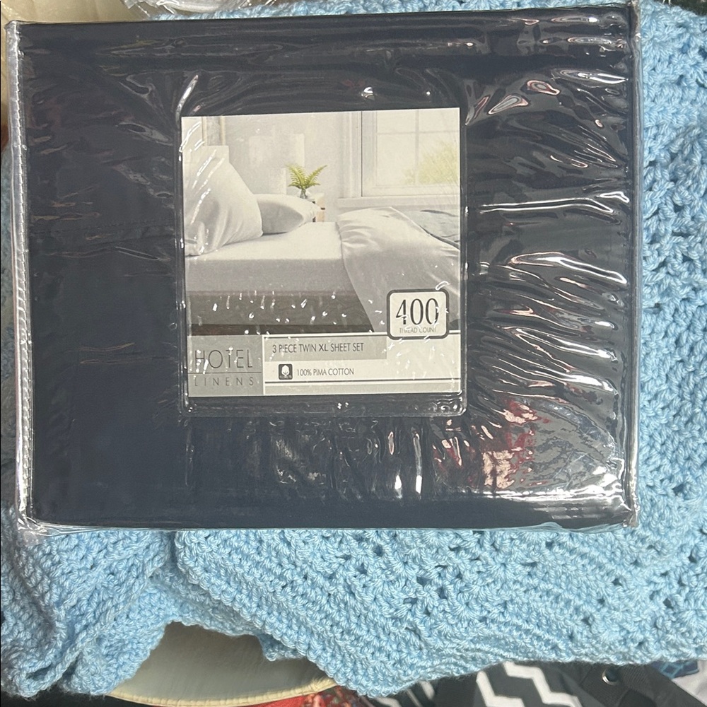 Navy Sheet Set - Picture 3 of 5
